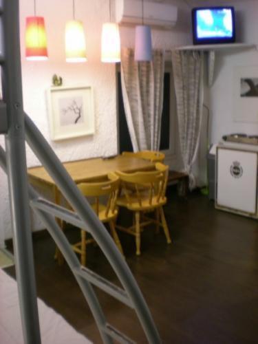 Adonis Guesthouse Batsi  Room photo