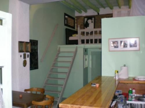 Adonis Guesthouse Batsi  Exterior photo
